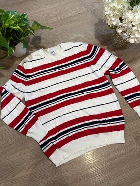 Sweater,Zara,M,"White, red, and navy blue",15